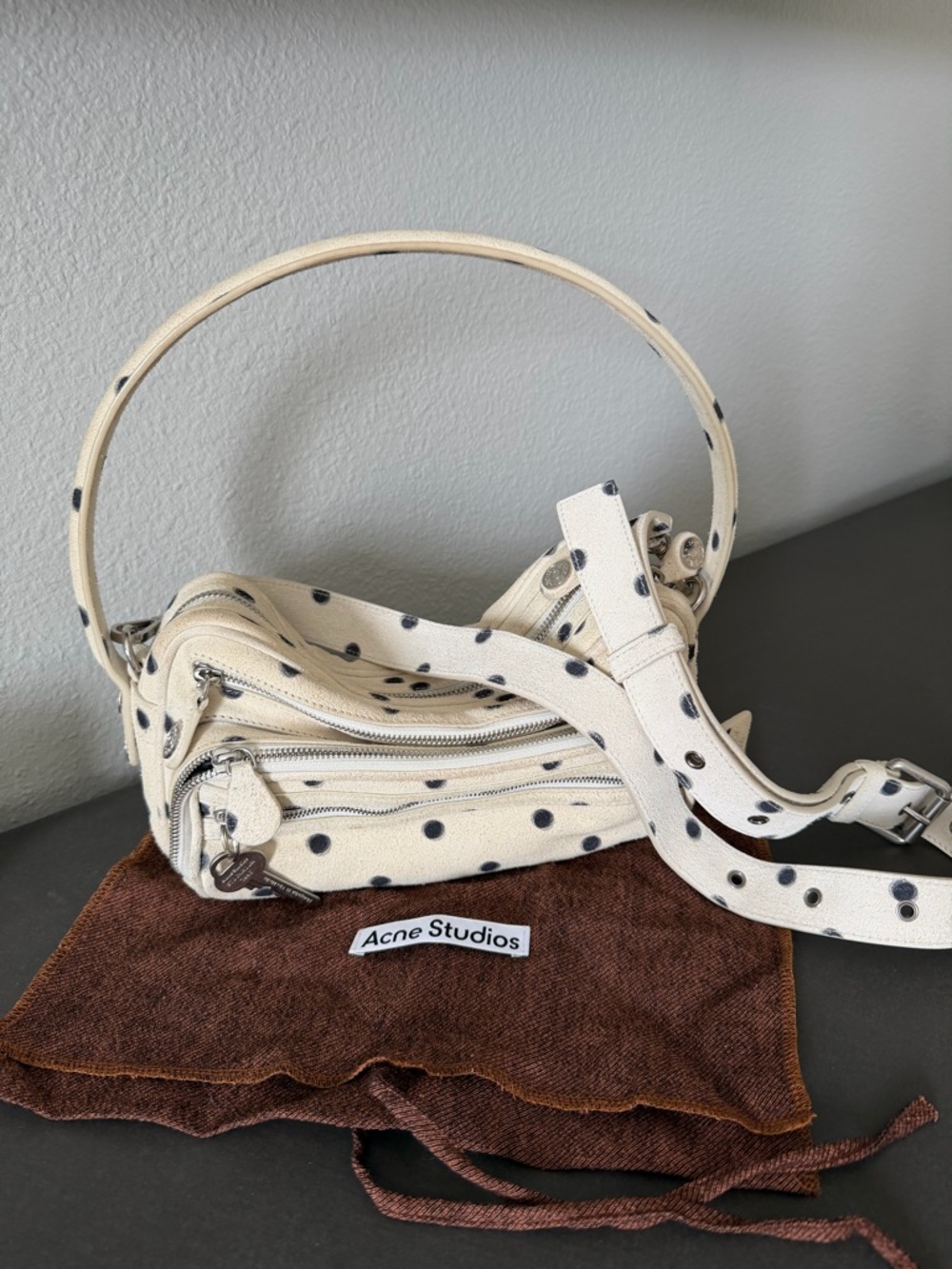 Acne Studios Camero Runway Bag Polka Dot Suede. Limited edition - Picture 3 of 7